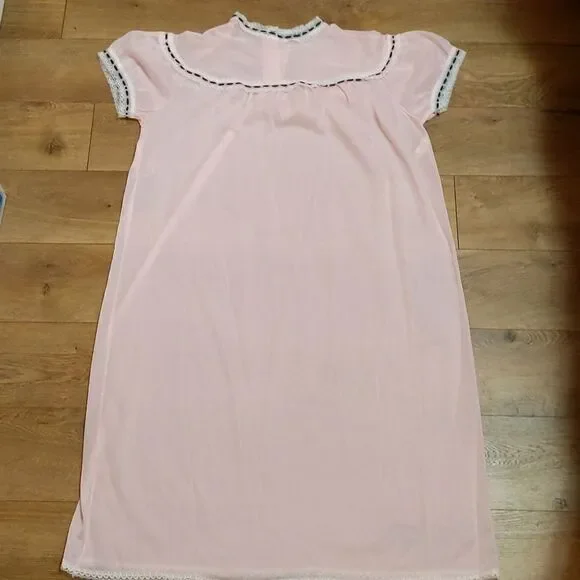 Vintage NYLFrance Josselyne baby pink nylon peignoir - Picture 9 of 13